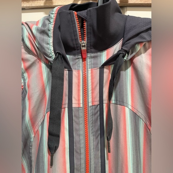 Lululemon Jacket - Picture 4 of 7